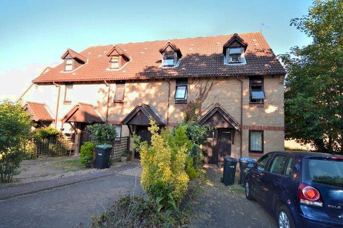 2 Bedroom Maisonette To Rent In Pilgrims Close, London, N13