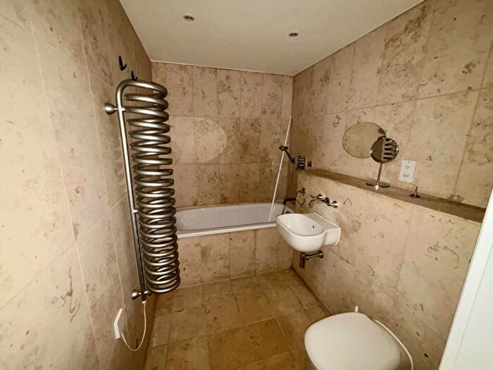 2 Bedroom Flat To Rent In Altair House, Falcon Drive, Cardiff, CF10