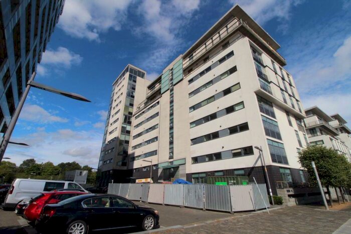 2 Bedroom Flat To Rent In Castlebank Place, Glasgow, G11