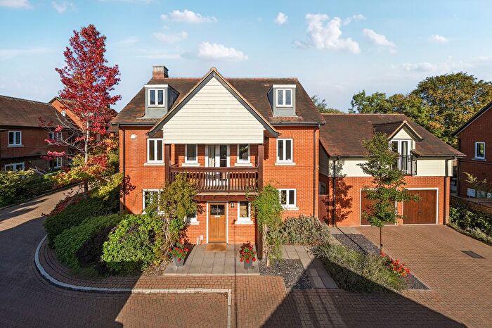 5 Bedroom Detached House For Sale In Princess Mary Close, Guildford, GU2