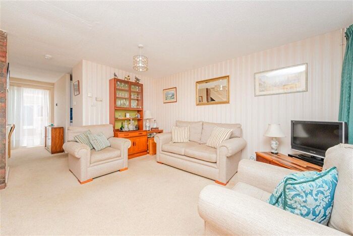 3 Bedroom End Of Terrace House For Sale In Highview, Vigo, Kent, DA13