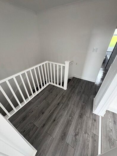 3 Bedroom Flat To Rent In Cumlodden Drive, Glasgow, G20