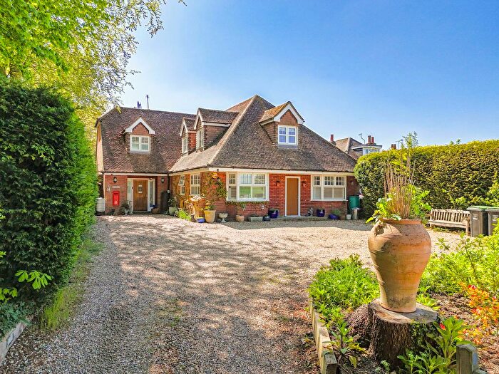 5 Bedroom Detached House For Sale In Tring Road, Gubblecote, Tring, HP23