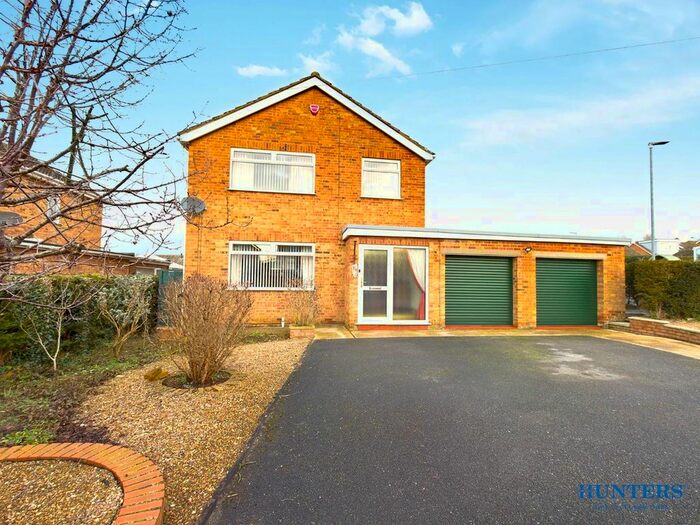 3 Bedroom Detached House For Sale In Hill Rise Drive, Market Weighton, York, YO43