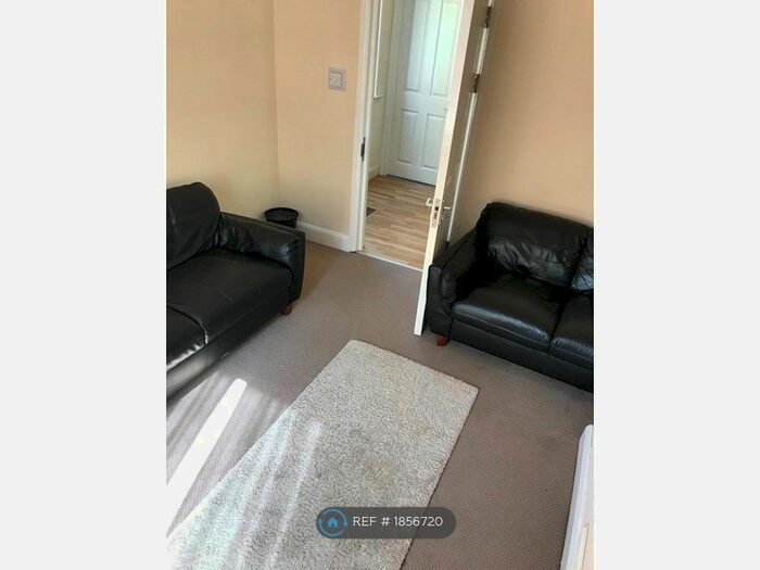 5 Bedroom Semi-Detached House To Rent In Burgess Road, Southampton, SO16