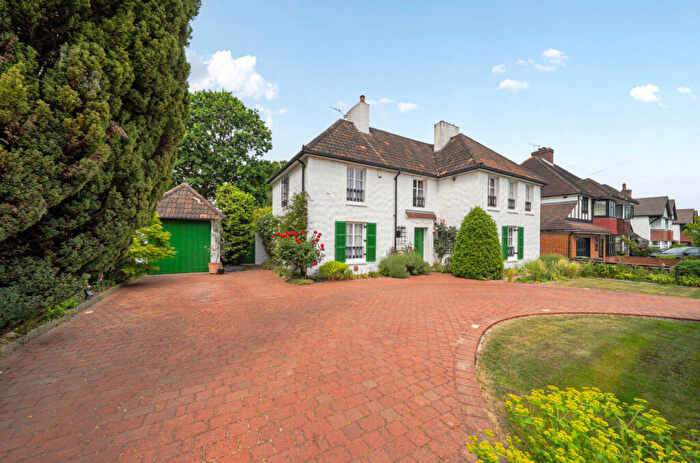 4 Bedroom Detached House For Sale In Kingsway, Petts Wood, Orpington, BR5