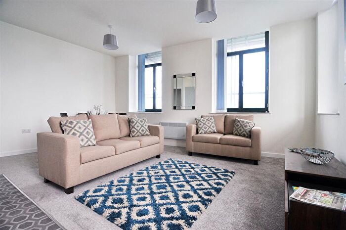 2 Bedroom Flat To Rent In Manor Row, City Centre, Bradford, BD1
