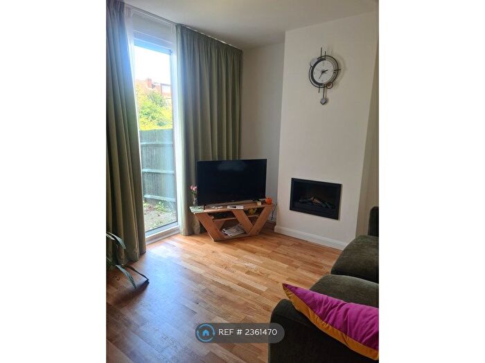1 Bedroom Maisonette To Rent In Southview Avenue, London, NW10