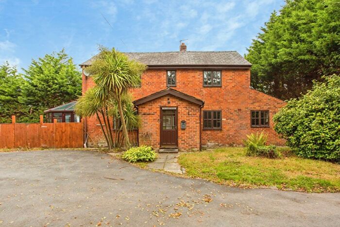 3 Bedroom Detached House For Sale In Heald House Road, Leyland, Lancashire, PR25