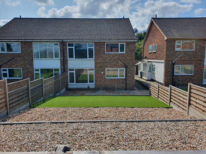2 Bedroom Maisonette To Rent In Barn Lane, Solihull, B92