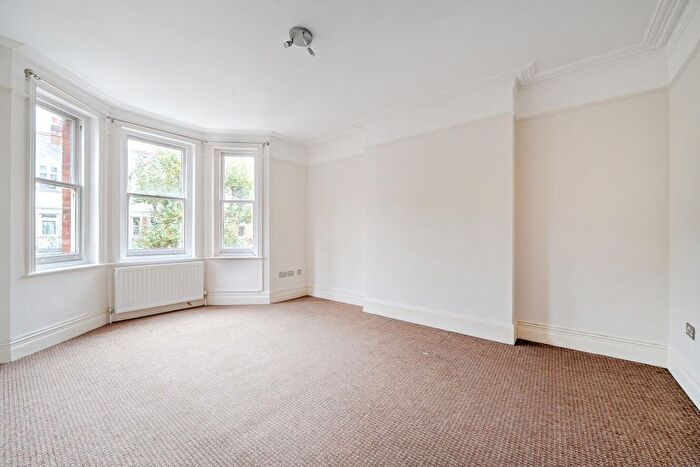 3 Bedroom Flat For Sale In Castellain Road, London, W9