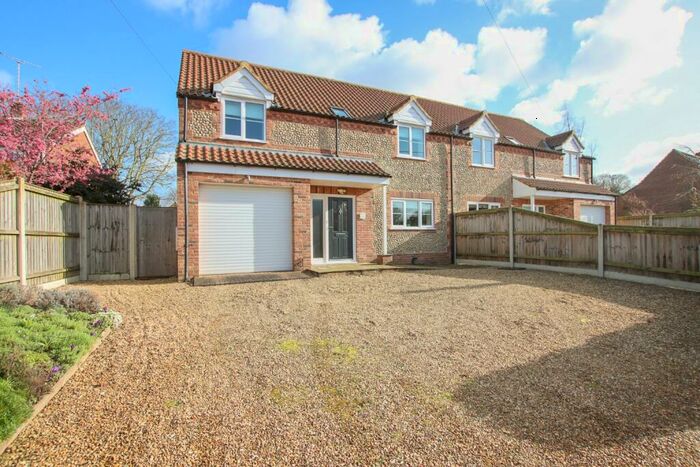 4 Bedroom Semi-Detached House For Sale In London Street, Whissonsett, NR20