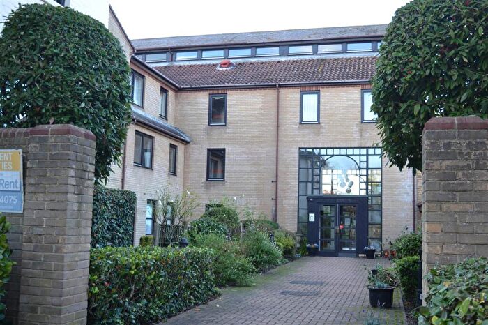 1 Bedroom Retirement Property For Sale In Albion Court, Queen Street, Chelmsford, CM2