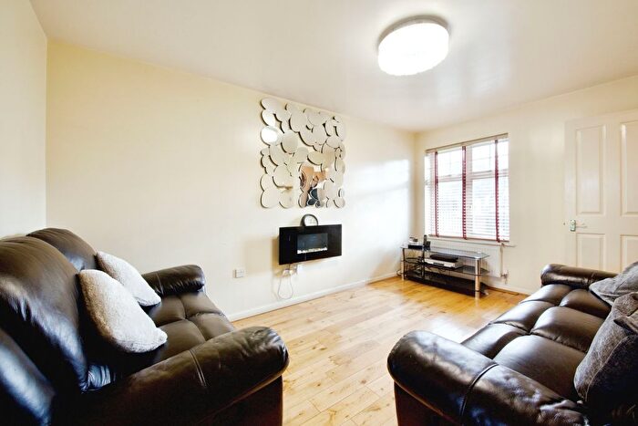 2 Bedroom Terraced House To Rent In Cheshire Close, Walthamstow, London, E17