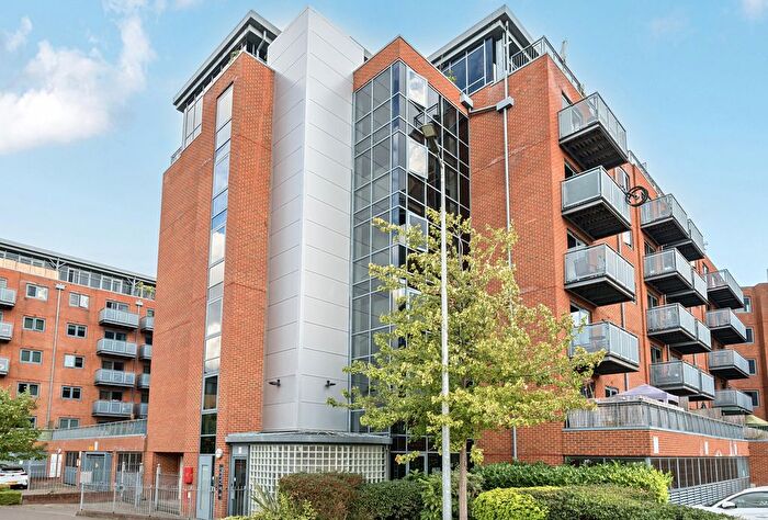 2 Bedroom Flat For Sale In Chapter Way, London, SW19