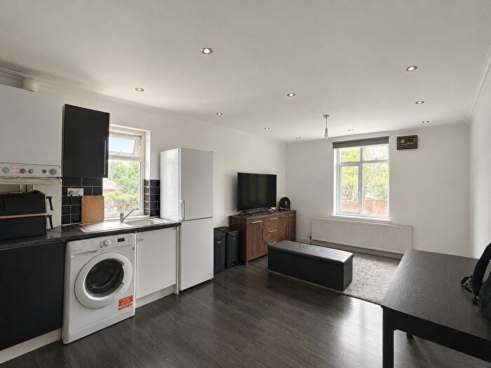 2 Bedroom Flat For Sale In Bingham Road, Croydon, CR0
