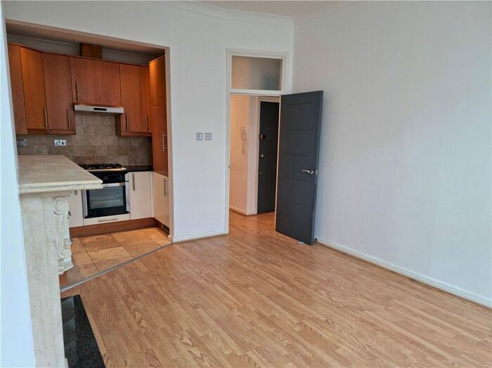 2 Bedroom Flat To Rent In Netherwood Road, Brook Green, W14