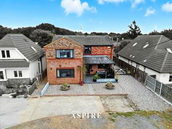 5 Bedroom Detached House For Sale In South Hanningfield Way, Runwell, Wickford, SS11