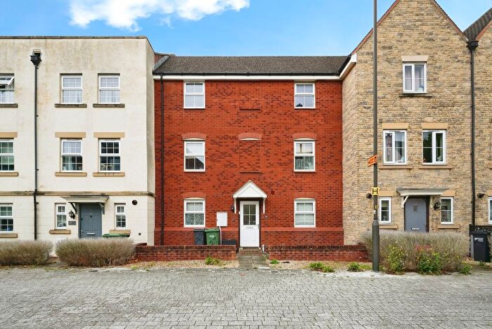 3 Bedroom Town House For Sale In Typhoon Way, Brockworth, Gloucester, Gloucestershire, GL3