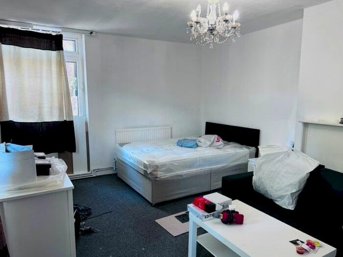 Studio To Rent In Briggs House, Chambord Street, Shoreditch, E2