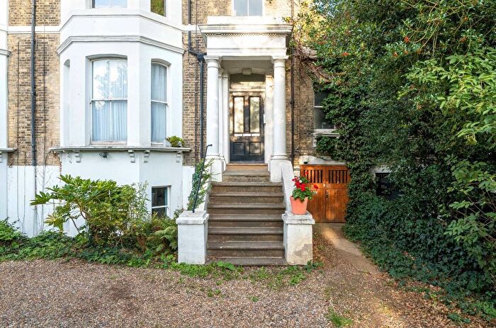 2 Bedroom Flat For Sale In Kidbrooke Park Road, London, SE3