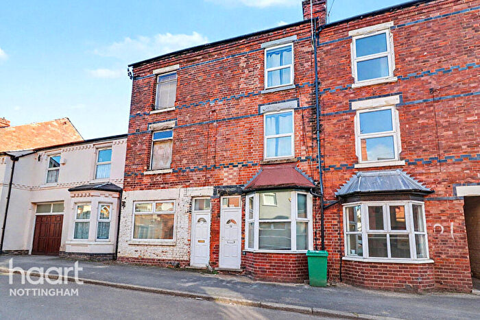 4 Bedroom Terraced House For Sale In Foxhall Road, Nottingham, NG7