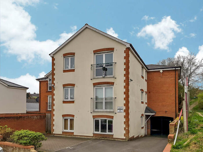 2 Bedroom Apartment To Rent In Savernake Street, Swindon, Wiltshire, SN1