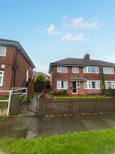 2 Bedroom Maisonette For Sale In Sussex Place, Tyldesley, M29