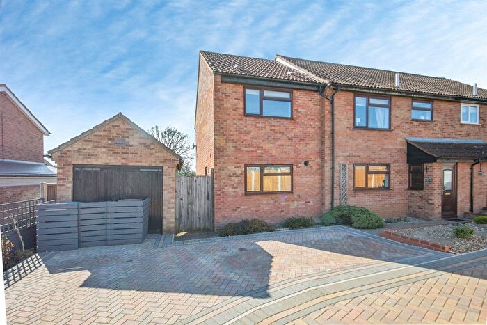 4 Bedroom Semi Detached House For Sale In Kempson Drive, Great Cornard, Sudbury, CO10