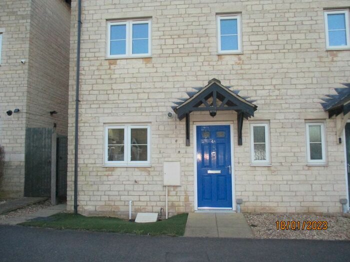 4 Bedroom Semi-Detached House To Rent In Thistleton Lane, Grantham, NG33