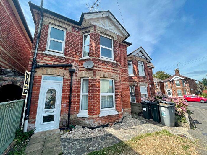 4 Bedroom House To Rent In Student Four Double Bedroom House, Winton-, P07