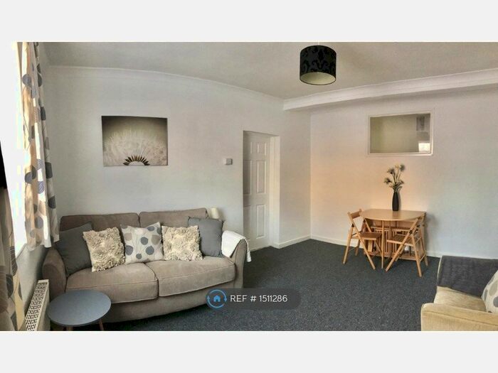 1 Bedroom Flat To Rent In Locksway Road, Southsea, PO4