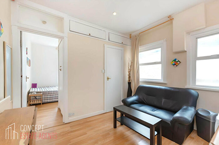 1 Bedroom Apartment To Rent In Cathles Road, Clapham, SW12