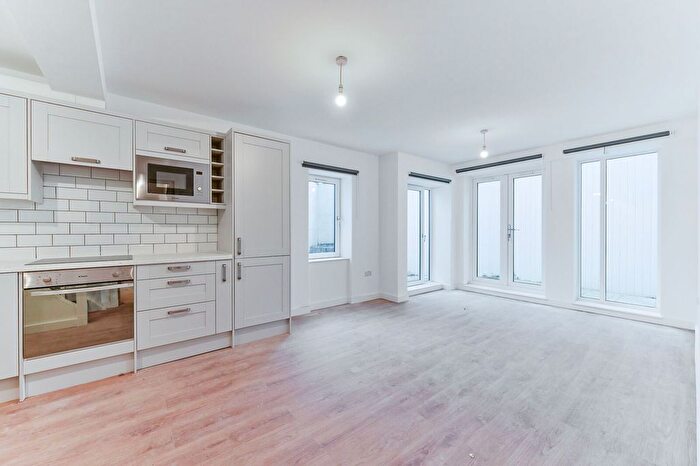 5 Bedroom Flat To Rent In St James Road, Croydon, Purley, CR8