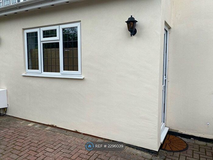 Studio To Rent In Richings Park, Iver, SL0