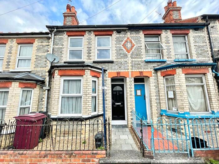 3 Bedroom Terraced House To Rent In Surrey Road, Reading, Berkshire, RG2