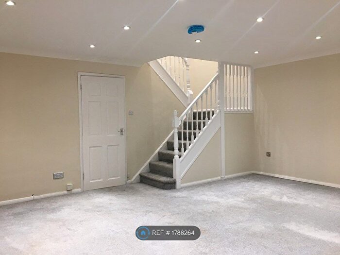 3 Bedroom Terraced House To Rent In Kestrel Avenue, Staines-Upon-Thames, TW18