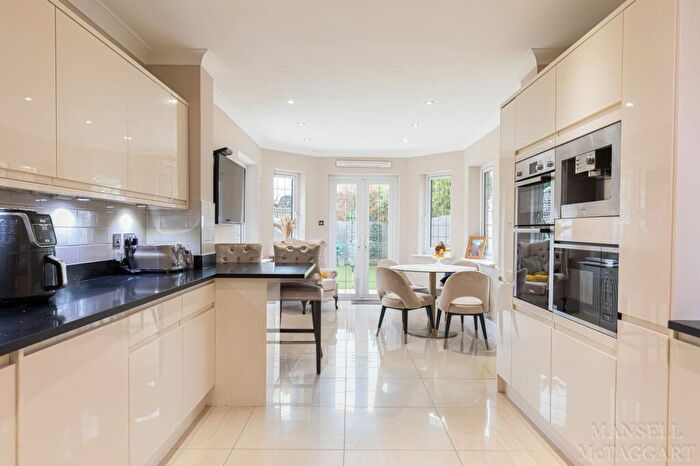 5 Bedroom Detached House For Sale In Hedgecourt Place, Felbridge, RH19