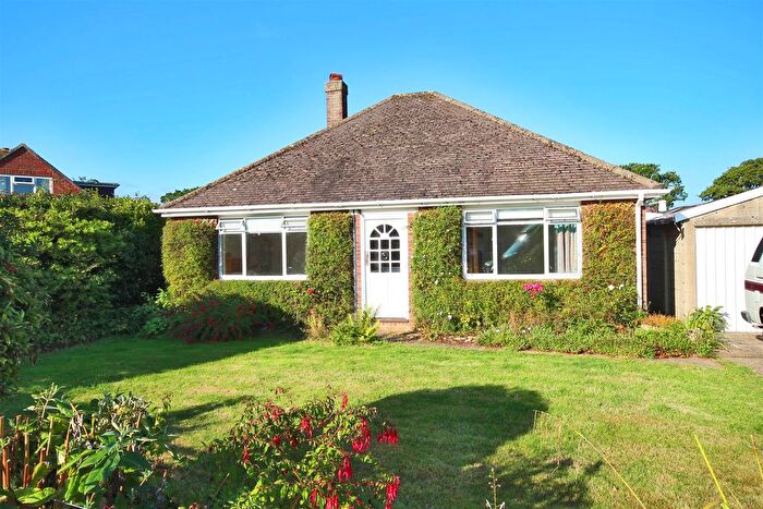 2 Bedroom Bungalow To Rent In Buckstone Close, Everton, SO41