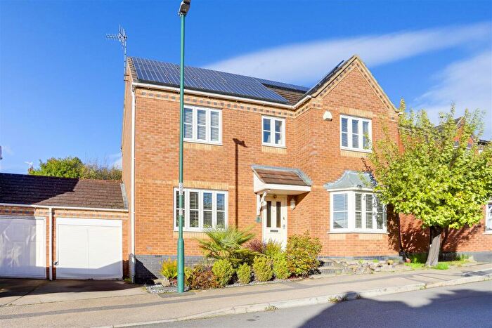 4 Bedroom Detached House For Sale In Kelham Drive, Sherwood, Nottinghamshire, NG5