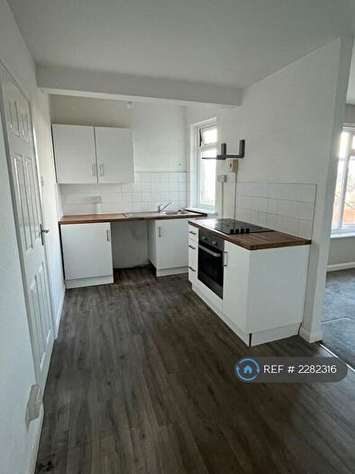3 Bedroom Flat To Rent In High Street, Newington, Sittingbourne, ME9