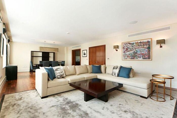 2 Bedroom Flat To Rent In Dunraven Street, Mayfair, London, W1K