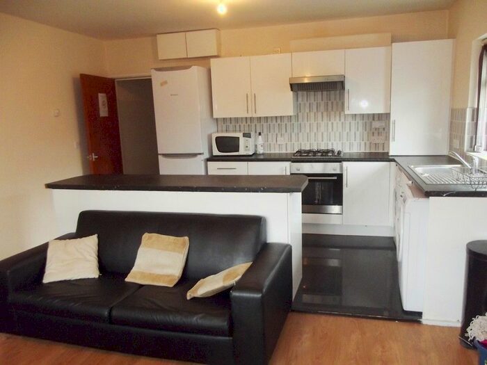 5 Bedroom Flat To Rent In Egerton Road, Fallowfield, Manchester M14