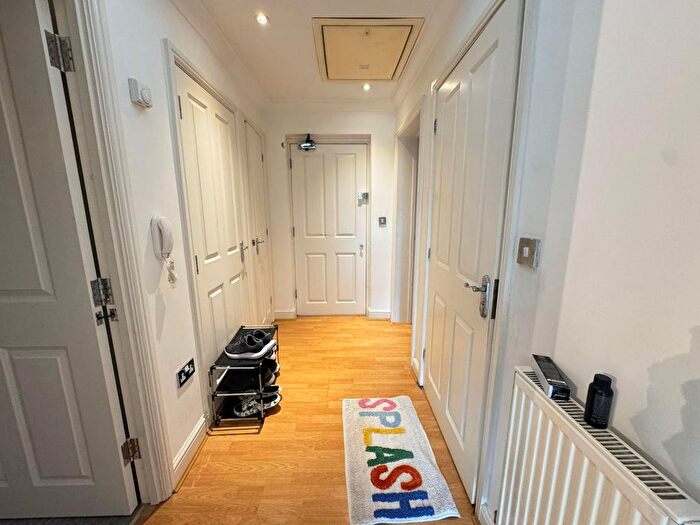 2 Bedroom Flat To Rent In Strathearn Drive, Westbury-On-Trym, BS10