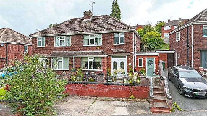 3 Bedroom Semi-Detached House For Sale In Cliff Closes Road, Scunthorpe, North Lincolnshire, DN15