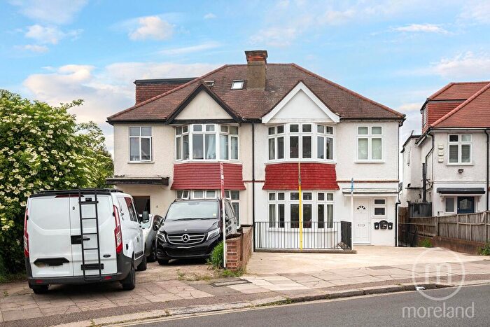 3 Bedroom Apartment To Rent In Woodstock Avenue, London, NW11