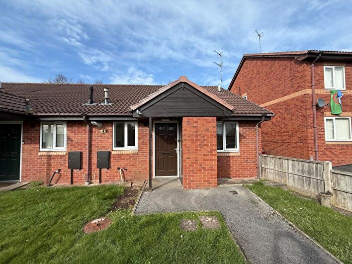 2 Bedroom Terraced Bungalow For Sale In Kirkstead Close, Pinxton, Nottingham, Nottinghamshire, NG16