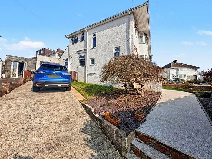 3 Bedroom Semi-detached House For Sale In Lynwood Avenue, Plymouth, PL7