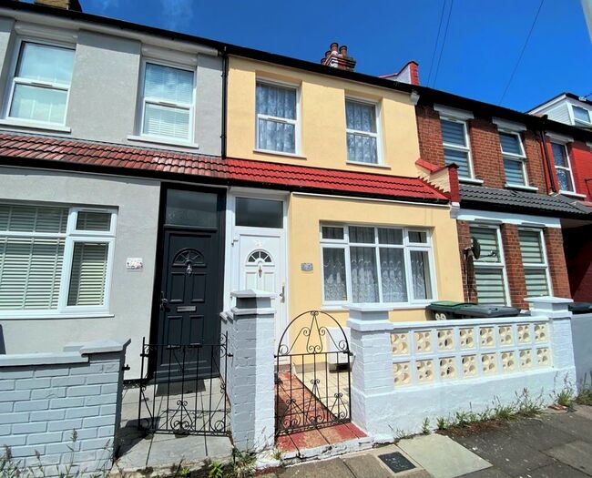 3 Bedroom Terraced House To Rent In Thackeray Avenue, Tottenham, London, N17