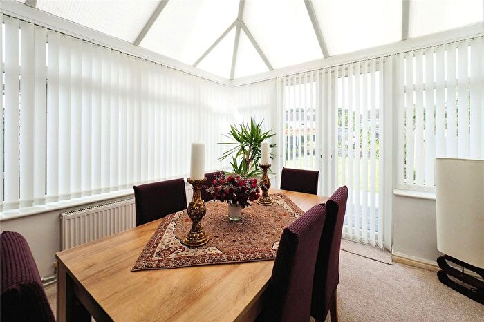3 Bedroom Terraced House For Sale In Fingal Close, Clifton, Nottingham, NG11
